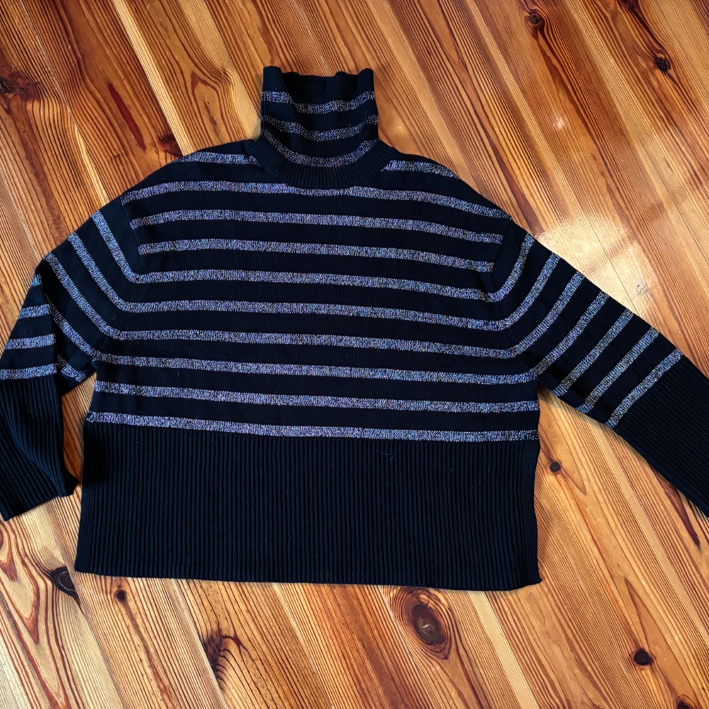 Gap 24/7 Split-Hem Turtleneck Sweater